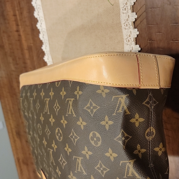 🎉SOLD🎉 💯% Authentic Louis Vuitton Lockit Horizontal bag - Picture 5 of 11